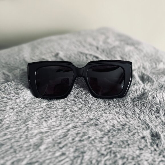 Bottega Veneta -- Black Rectangle Angular Sunglasses --UNISEX - Picture 2 of 8